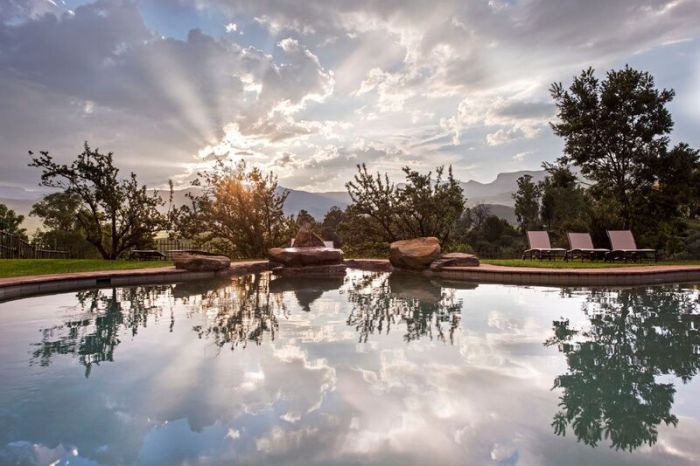 Montusi Mountain Lodge swimming pool