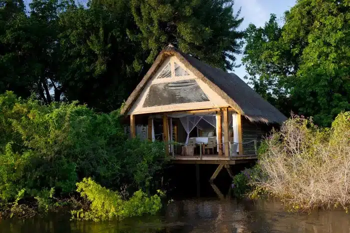 Cedarberg_Africa_Sindabezi_Lodge-open-fronted-chalet